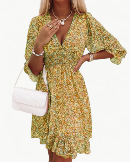 LÉONIE – Kwiatowa sukienka z marszczeniem i falbanką