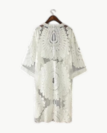 LÉA – Kimonowy płaszcz z siateczki z kwiatowym haftem | Elegancka i przewiewna warstwa