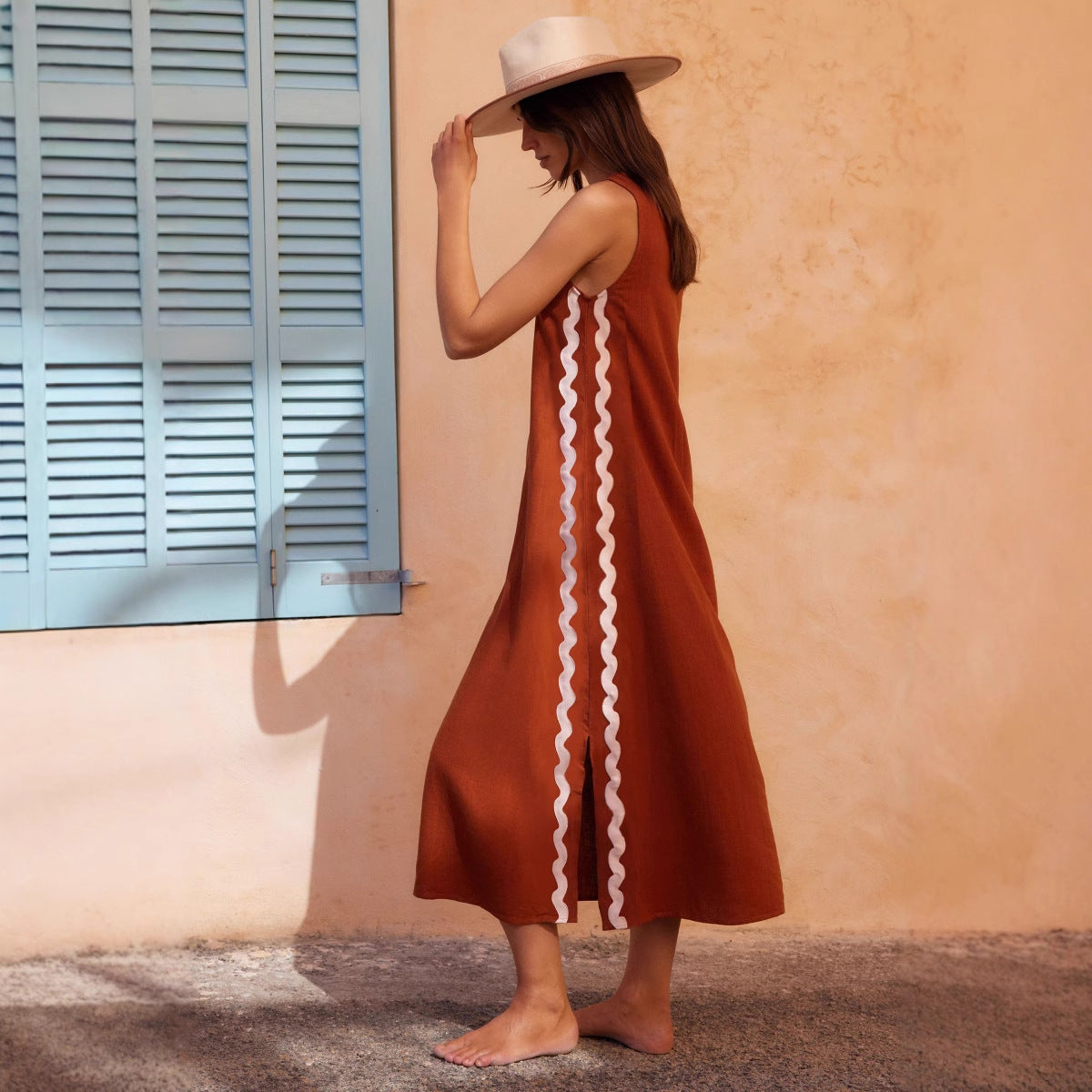 FRANCINE – Sukienka bez rękawów z okrągłym dekoltem i rozcięciem | Stylowa i minimalistyczna